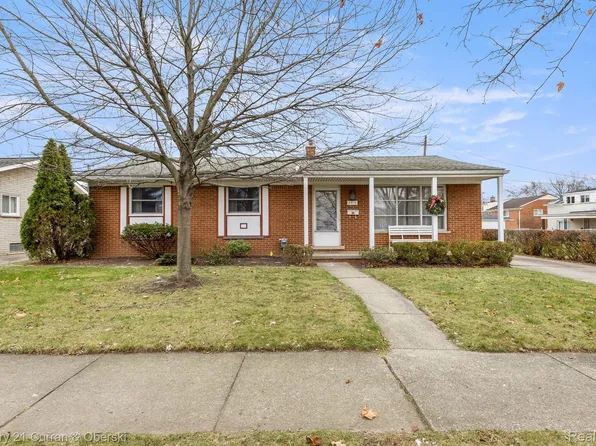8912 Russell St, Livonia, MI 48150