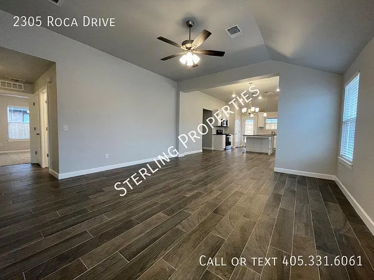 2305 Roca Dr — Photo 10