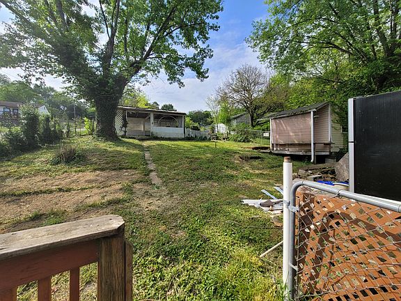 5th image of 3838 Ivy Ave
