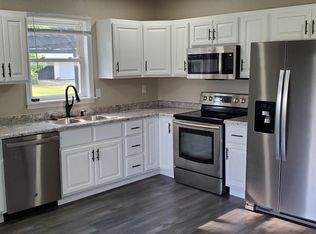 312 S 4th St, Farmersville, IL 62533