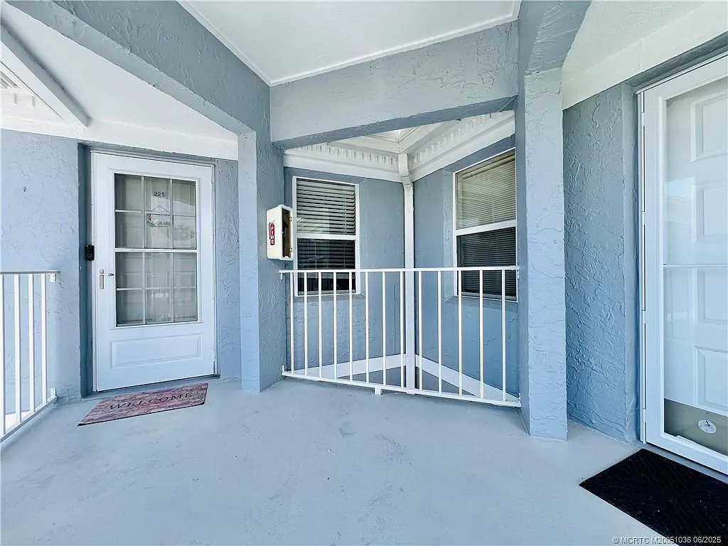 Building Photo - 3236 SE Aster Ln #M225