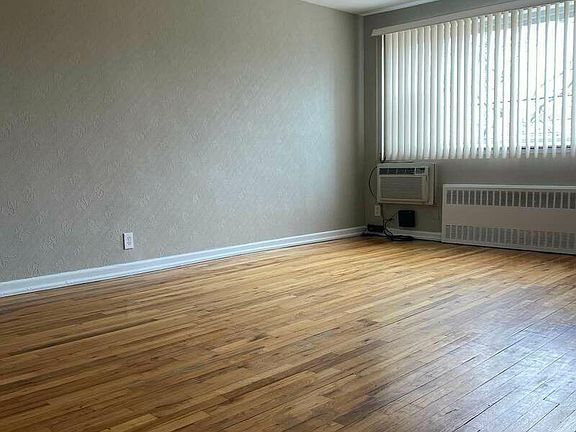 5th image of 146 Bay 13 St #2F