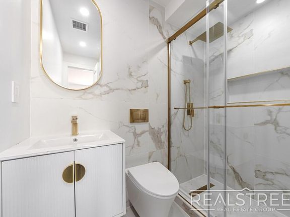 4th image of 569 Kosciuszko St #2