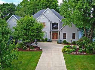 4549 Regal Dr, Akron, OH 44321
