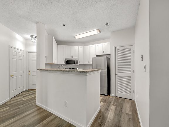 4th image of 4417 Fair Stone Dr APT 103