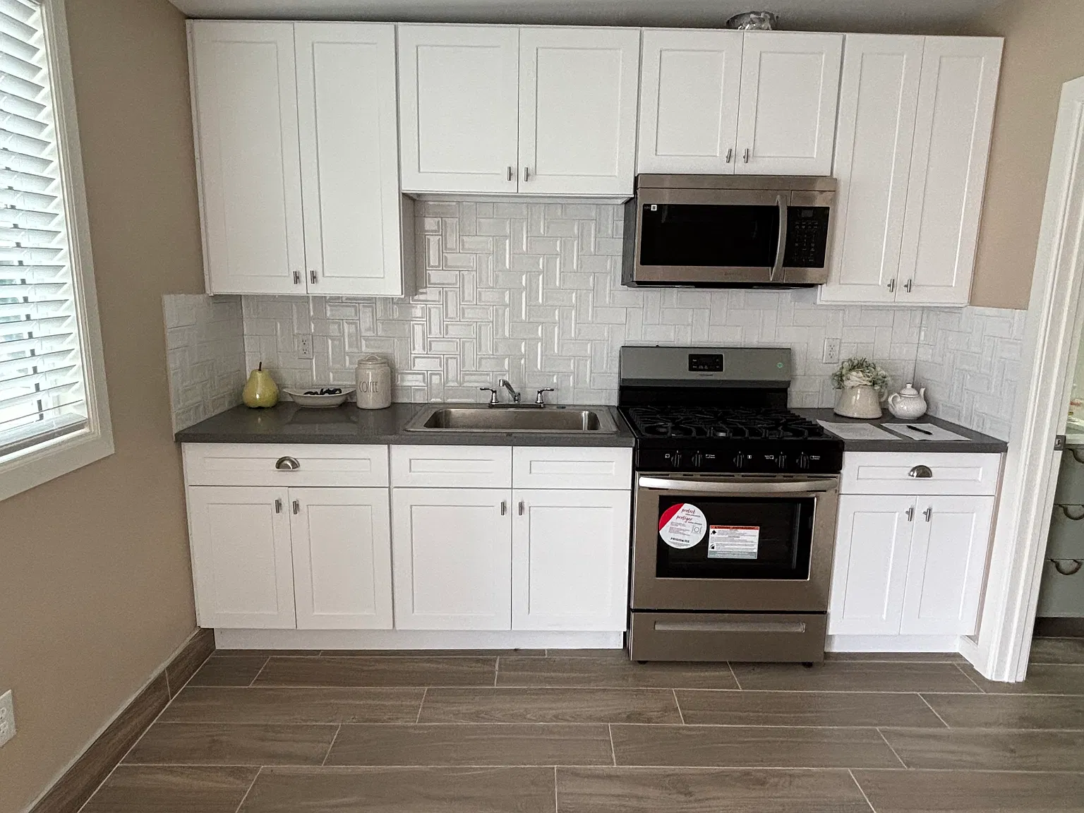 1 bed, 825 sqft, $1,595 — Photo 1