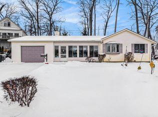 5786 Glen Echo Dr, Howell, MI 48843