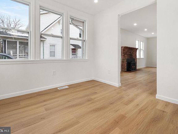 5th image of 119 Hemlock Ave