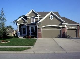 4201 SW Flintrock Dr, Lees Summit, MO 64082