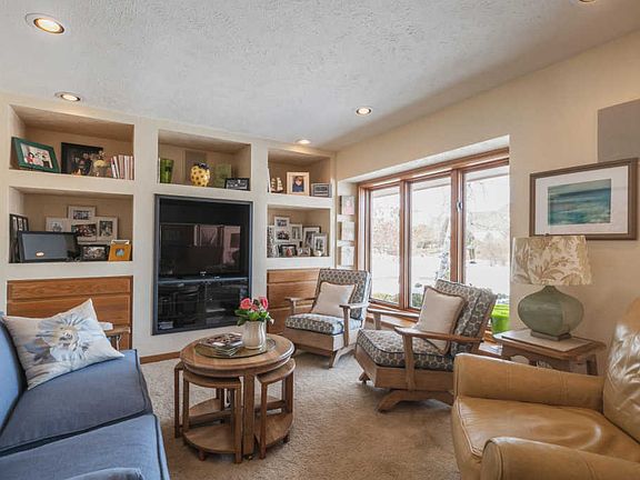 4th image of 512 N Ponderosa Dr #2