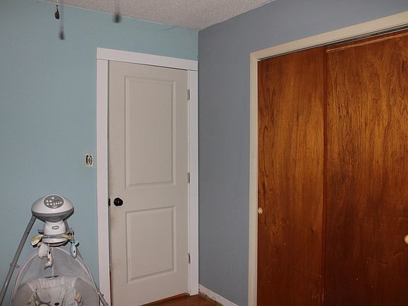 5th image of 502 Dogwood Cir
