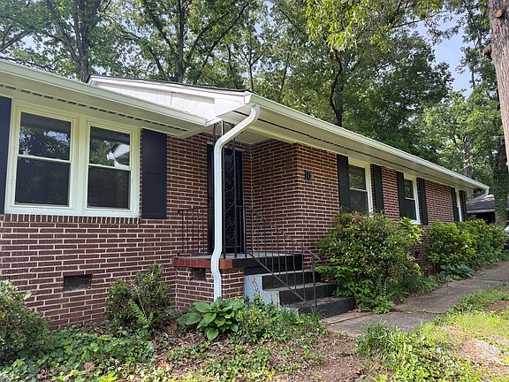 2nd image of 1108 Sunset Dr