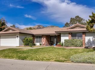 28380 Coachman Ln, Highland, CA 92346