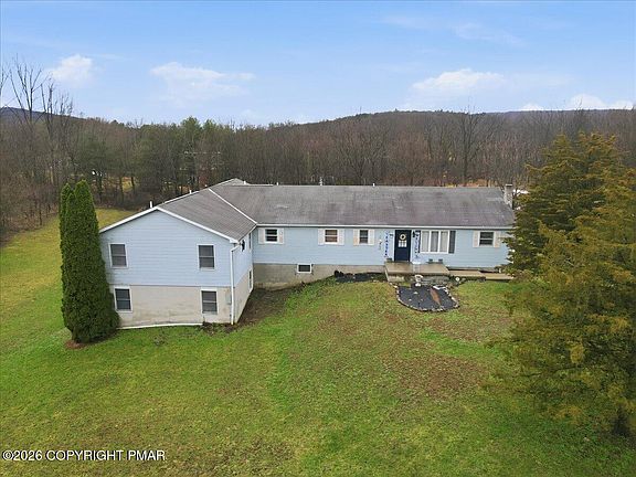 2nd image of 119 Hildabrant Ln