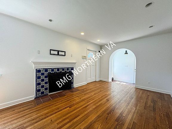 3rd image of 6600 Braddock Rd
