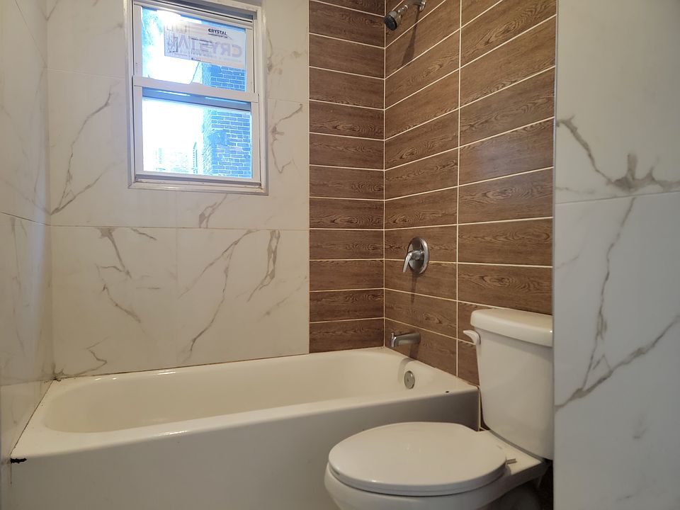 2nd image of 2 Bayside Park Dr #2E