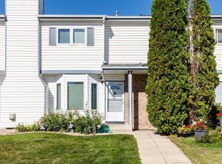 67 S Elwell Close, Red Deer, AB T4R 2E1