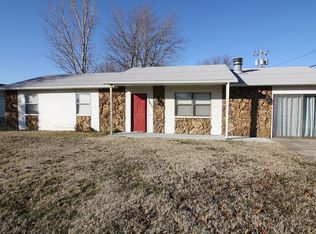 2204 Northfield Ave, Coffeyville, KS 67337