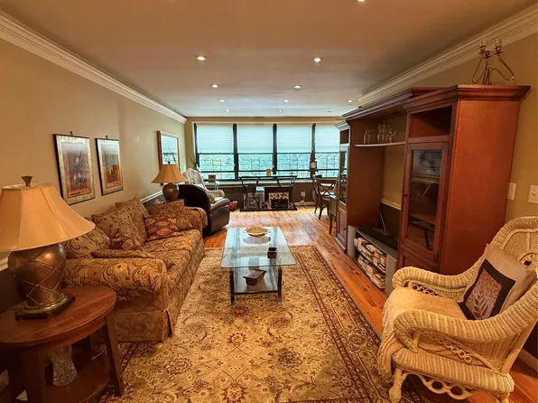 75-34 Bell Blvd #6H, Bayside, NY 11364