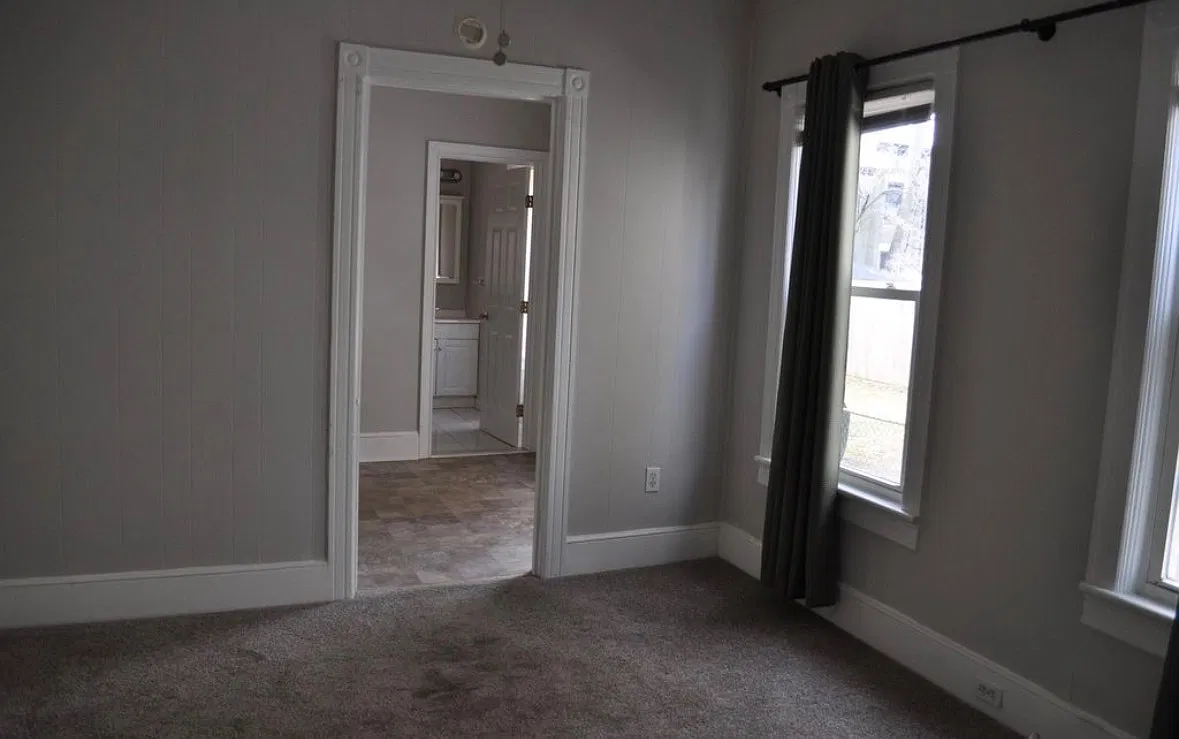 1 bed, 1000 sqft, $1,200 — Photo 4