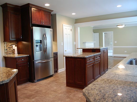 5th image of 1011 Woodland Dr