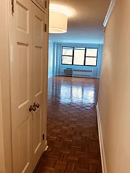Rented by Metropolis Real Estate of Manhattan