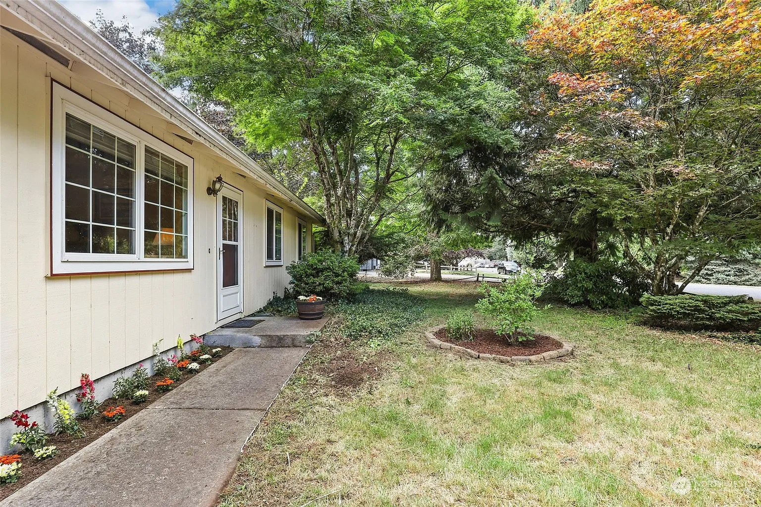 7220 Fair Oaks Loop SE photo 1