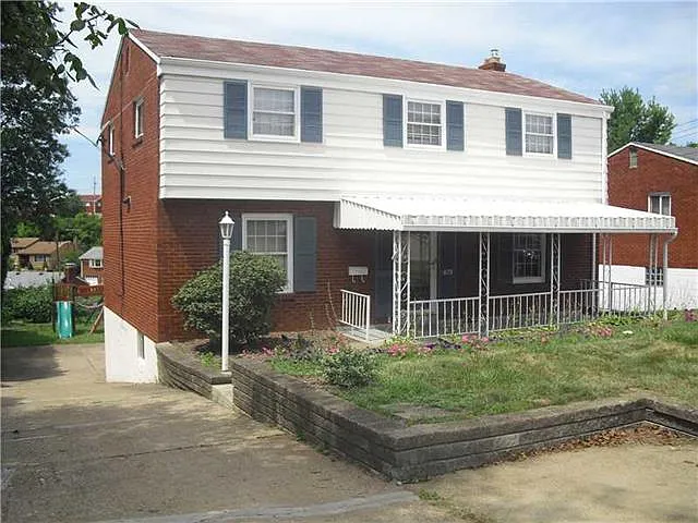 479 Grace St photo 1