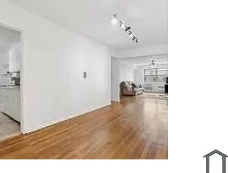 1066 Walton Ave — Photo 2