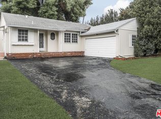 19204 Topham St, Tarzana, CA 91356