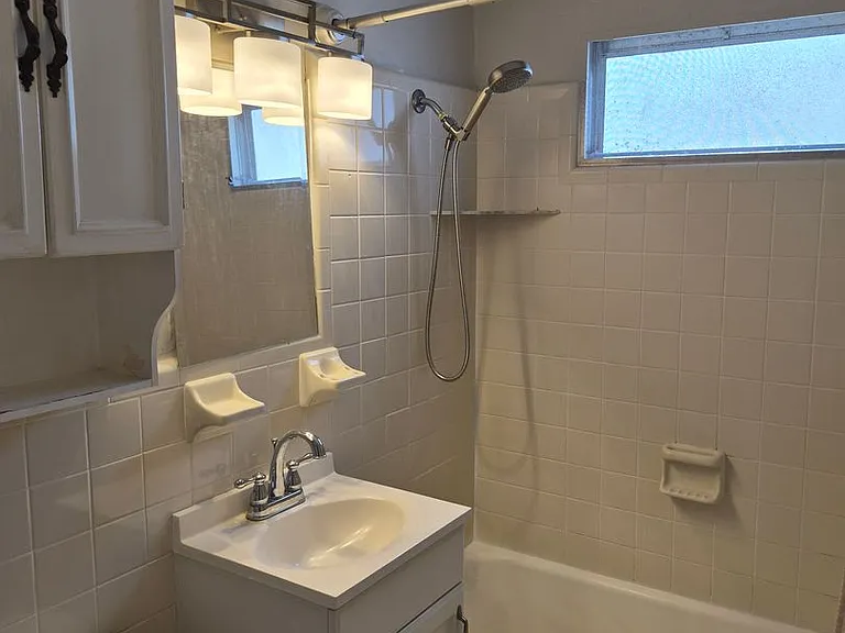 607 Pinetree Rd — Photo 9