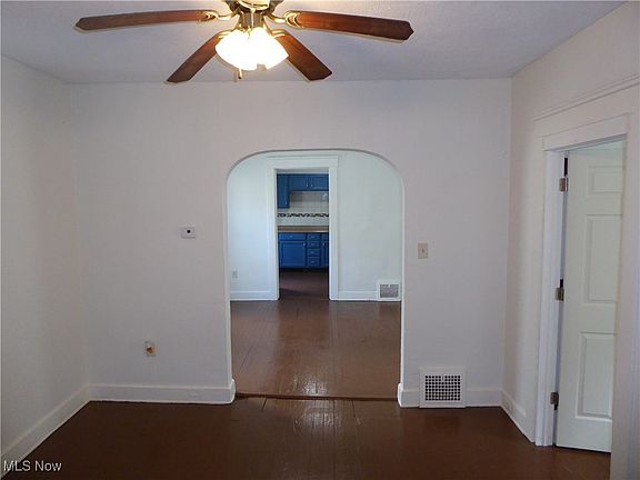 5th image of 7407 Elton Ave