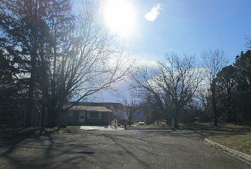 5th image of 318 Bryan Ave