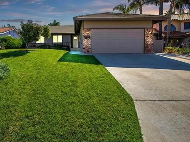 29911 Redwood Dr — Photo 1