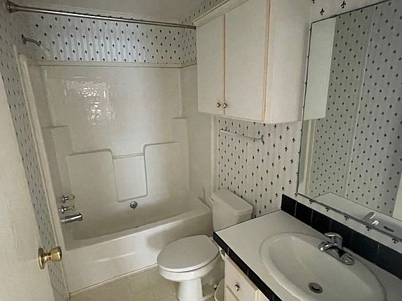 3rd image of 4512 Tierra Verde Pl