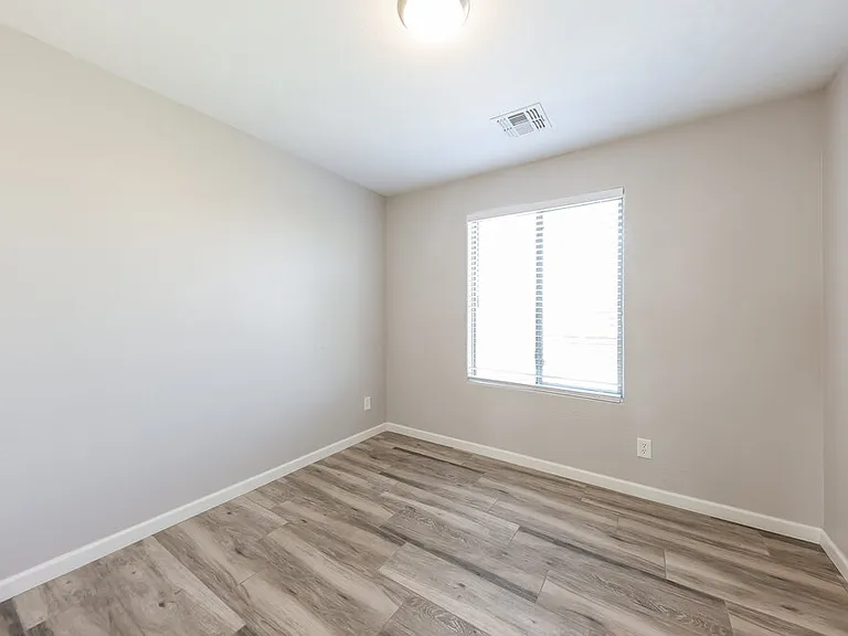 27424 N 54th Ln — Photo 13