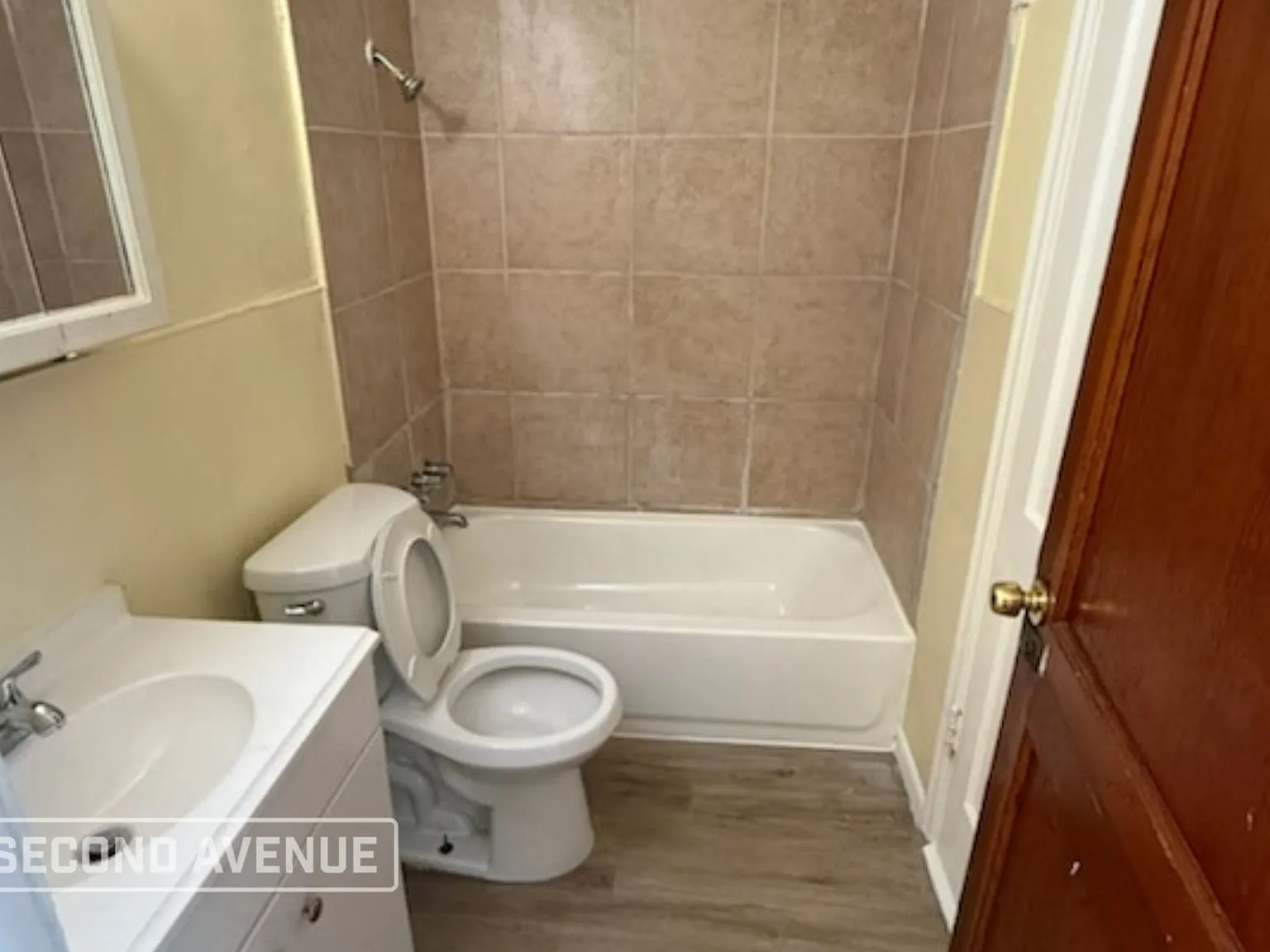 2 bed, 1.0 bath, 816 sqft, $850 — Photo 4
