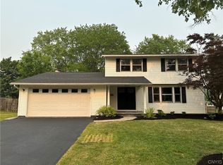 4995 Surrey Ln, Liverpool, NY 13088