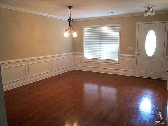 3rd image of 220 Wildwood Street NW