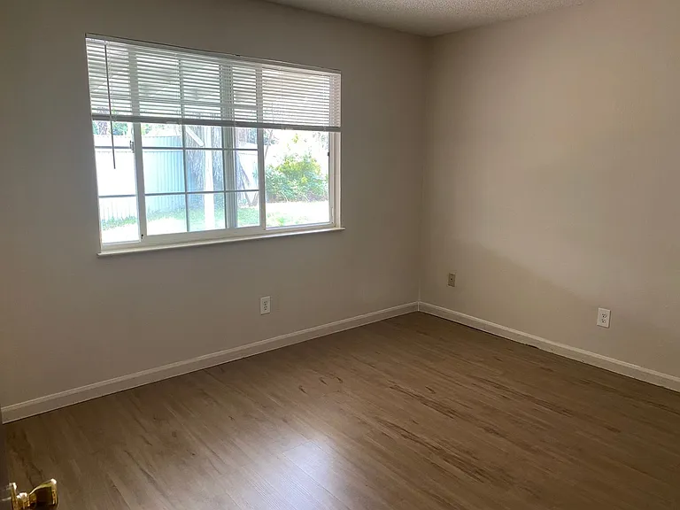 6832 & 6834 Trovita Way — Photo 10