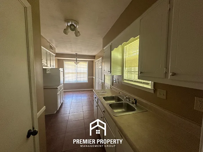 5337 Yale Rd — Photo 6