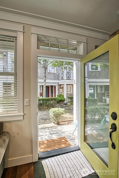 4th image of 38 W Myrtle Lane