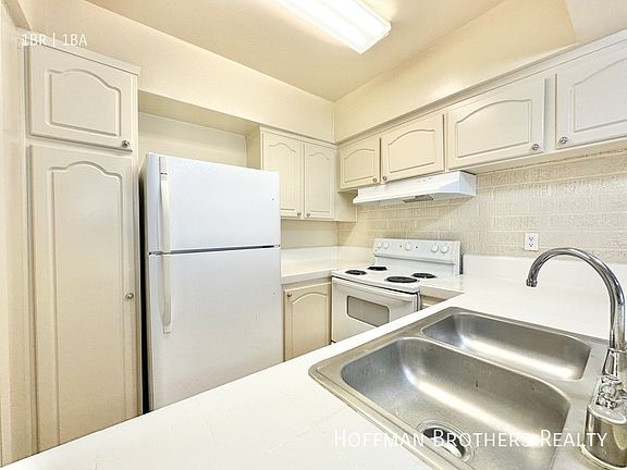 3rd image of 507 S La Fayette Park Pl #308