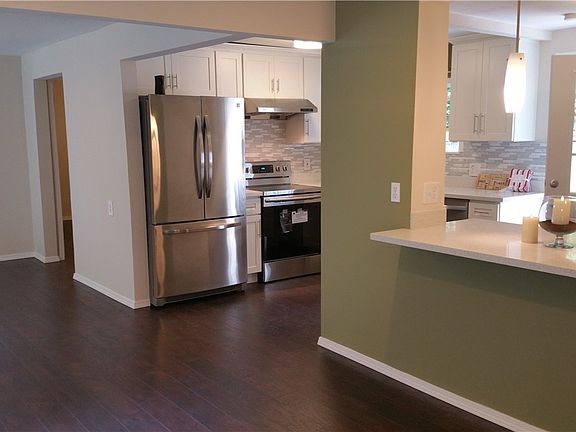 5th image of 17820 24th Ave NE