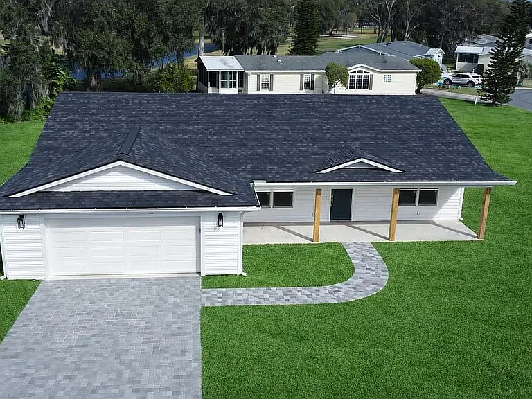 102 Gator Ct — Photo 2