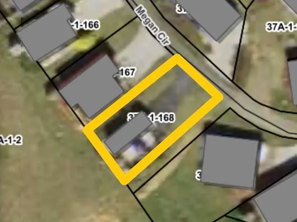 Megan Cir, Hillsville, VA 24343