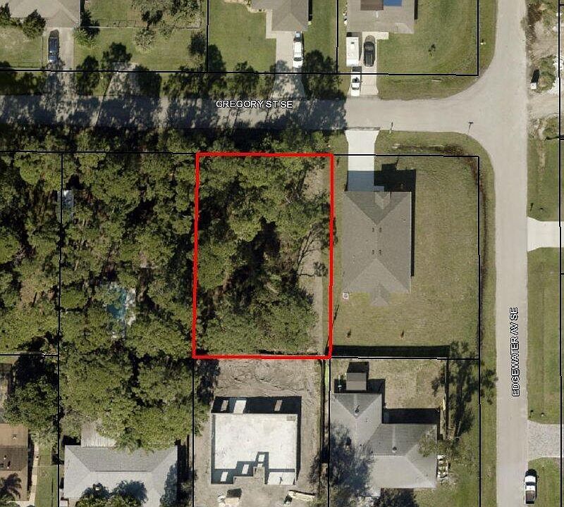 1st image of 530 Gregory St SE