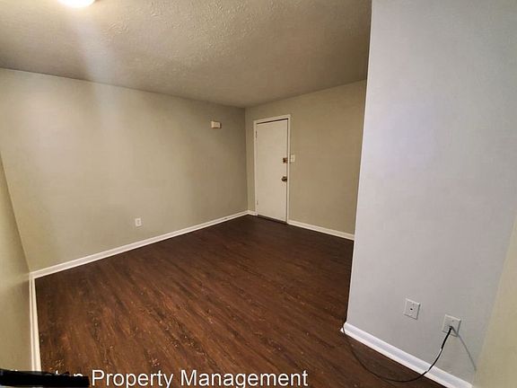 4th image of 315 Ballpark Dr Unit 2