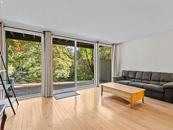 4th image of 100 Kerr Pkwy APT 6