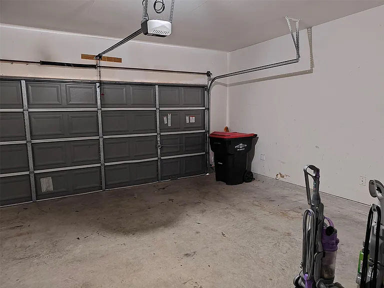 7915 Moss Springs Ct — Photo 25